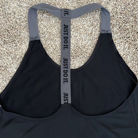 Nike Tank - Picture 5 of 5